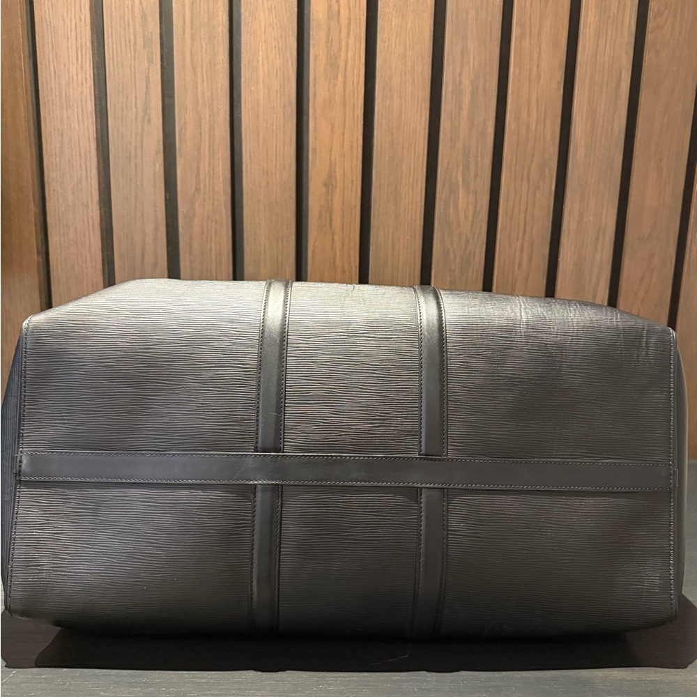 Louis Vuitton x Supreme Keepall Bandoulière 55 – Black Epi Leather - Picture 5 of 9